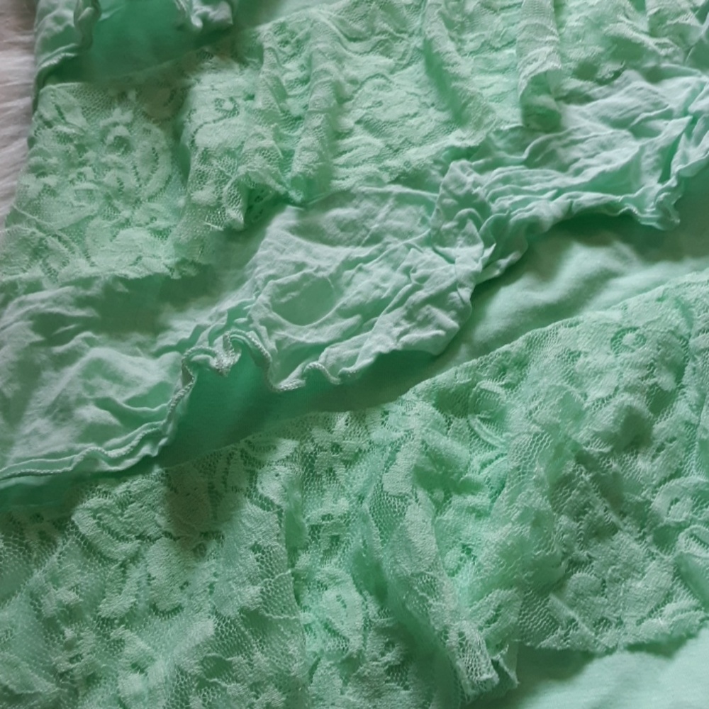 Ruffle top - Picture 2 of 3